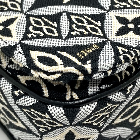 Louis Vuitton Jacquard Pochette Metis MM Shoulder Bag - Picture 4 of 8